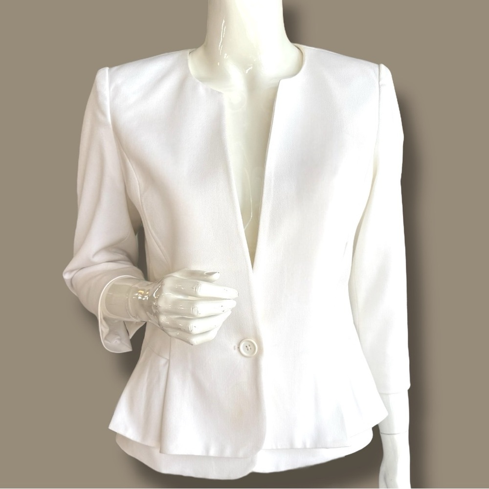 White House Black Market White Blazer Tailored V-Neck. Women’s Size 8